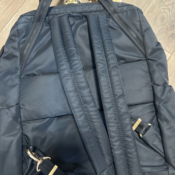 Pacsafe Black Modern Backpack with Durable Design - Picture 4 of 11